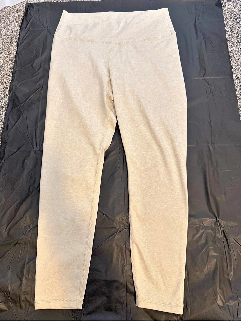 Old Navy CloudComfy Extra High-Rise Leggings Cream Large